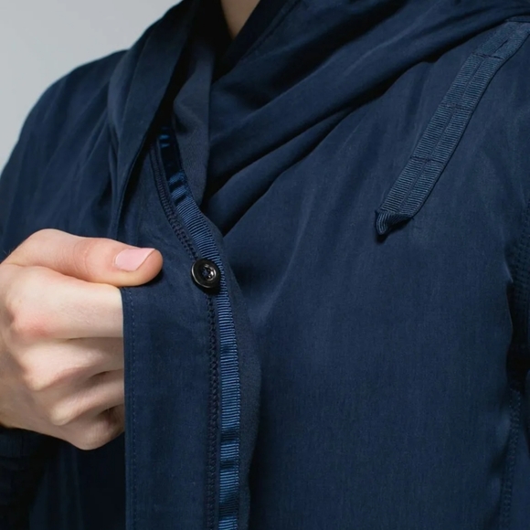 Lululemon Blissed Out Wrap - INKW - Picture 4 of 10